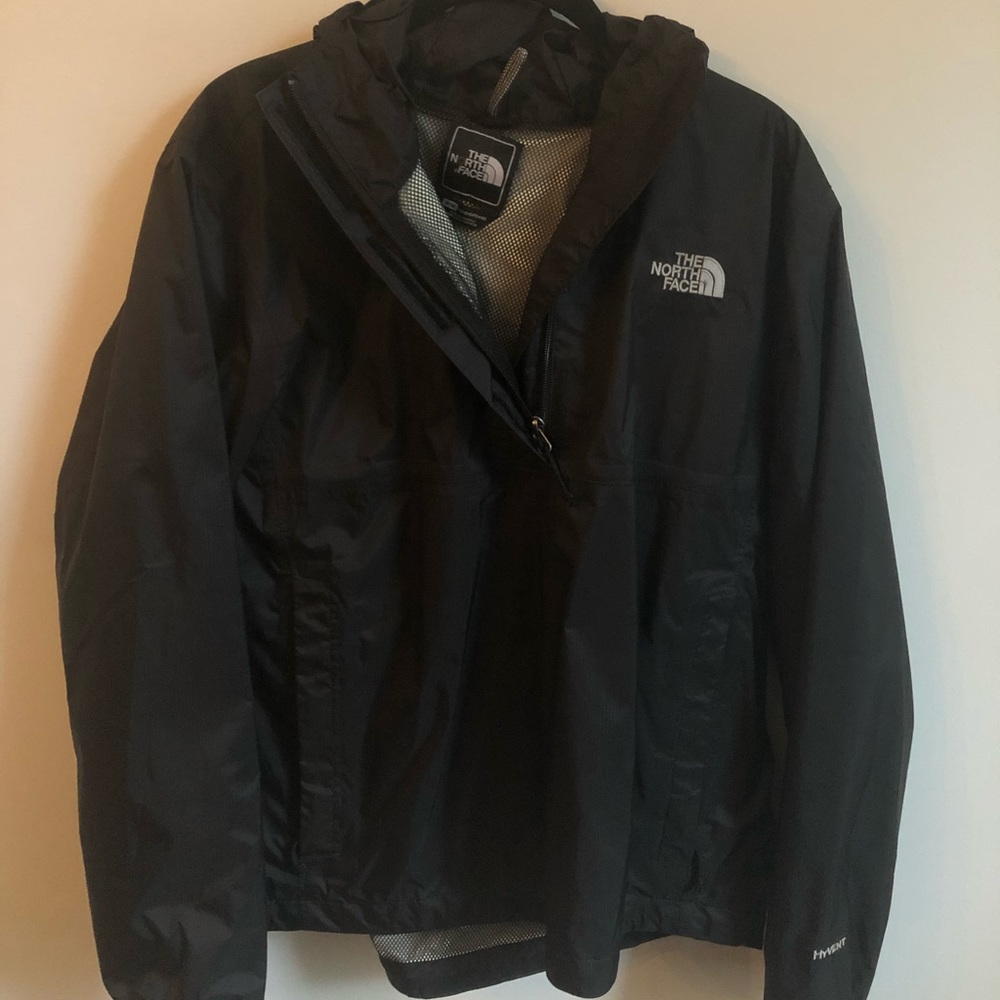 The North Face women’s size M pullover windbreaker